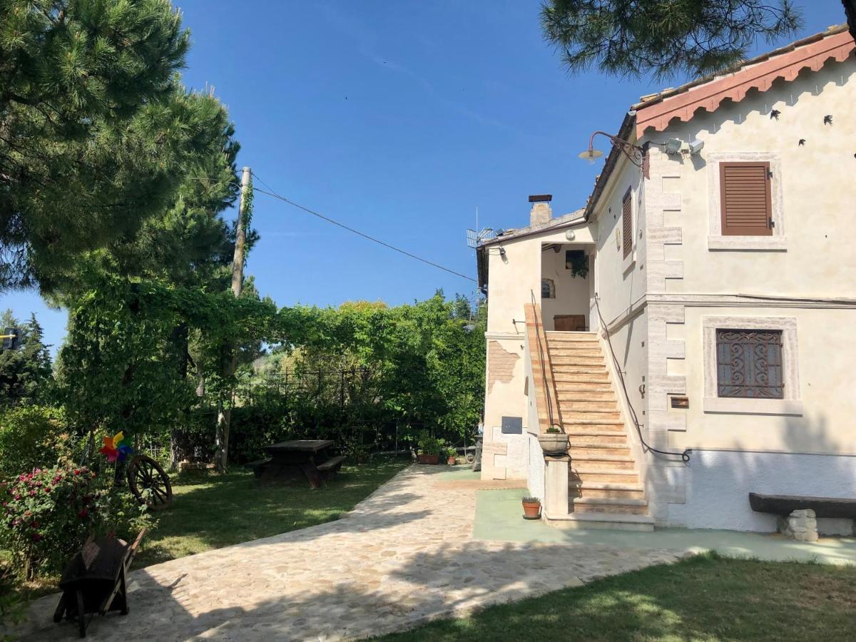 오피다 Casale Fonte Delle Pietre 빌라 외부 사진