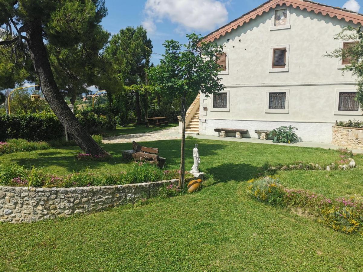 오피다 Casale Fonte Delle Pietre 빌라 외부 사진
